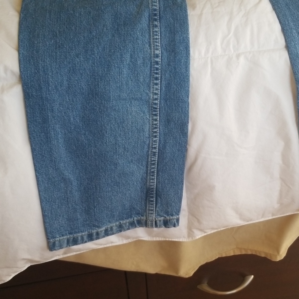 Jean's - Picture 2 of 4